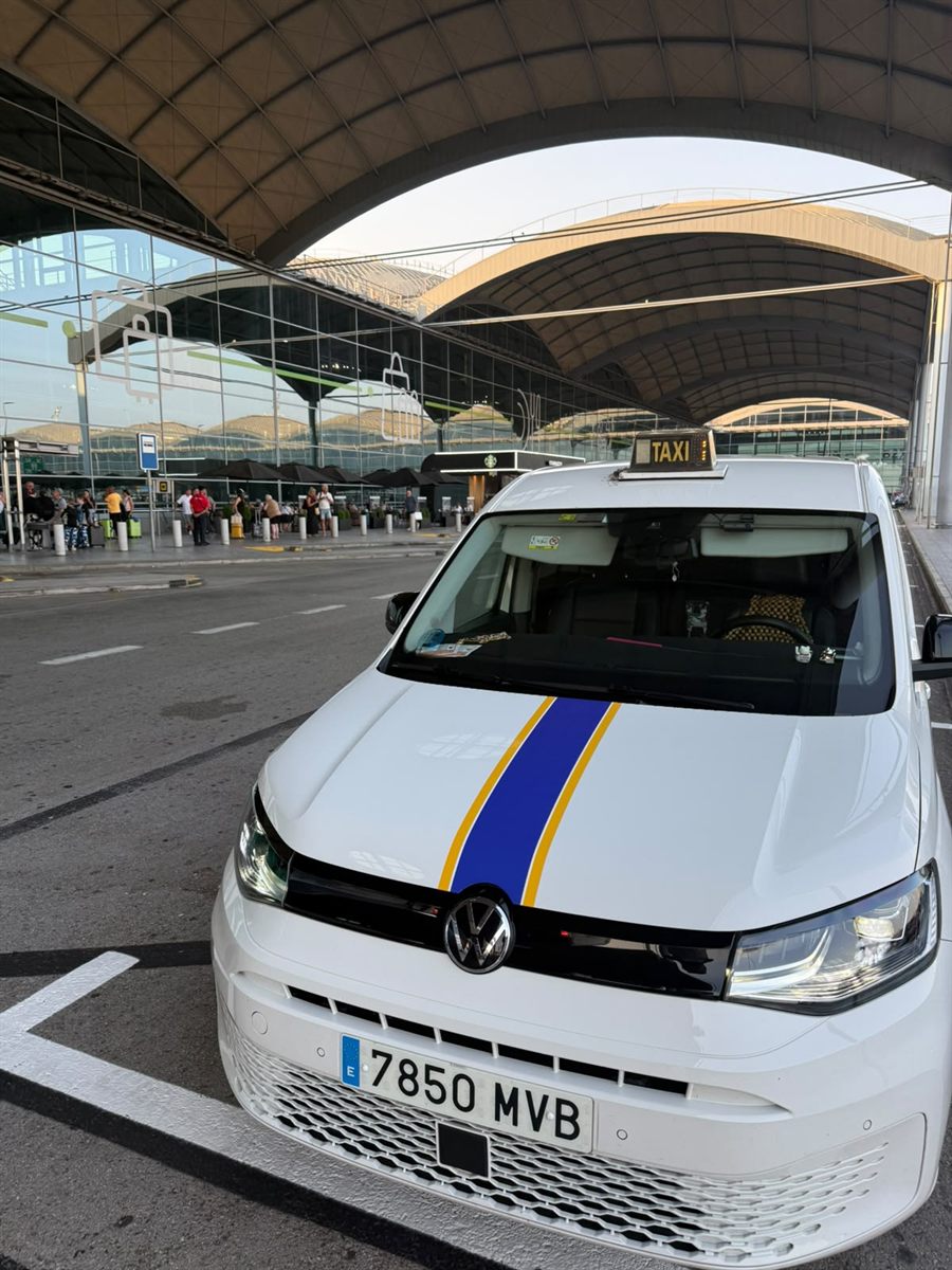 Our private taxi at Alicante Airport